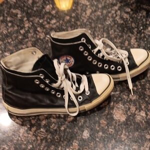 Converse Chuck Taylor All Star Black Leather Hi-Tops Size 9 EUC